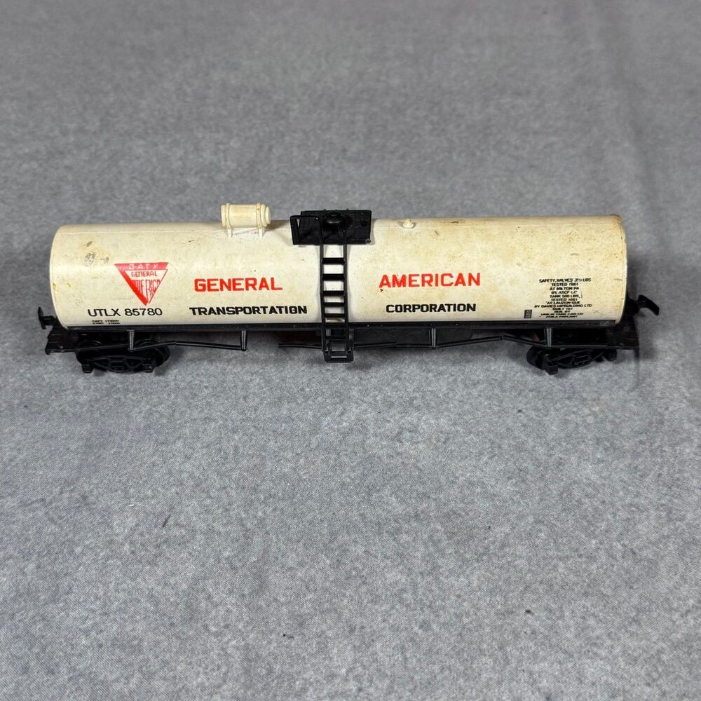 Vintage AHM HO Scale GATX Tank Car UTLX 85780 For Parts Repair